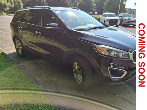 Used 2017 Kia Sorento AWD w/ LX Convenience Package image 4