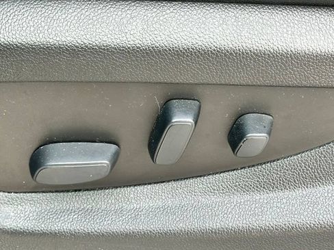 Used 2018 GMC Sierra 1500 Denali w/ Denali Ultimate Package AWD/4WD image 9