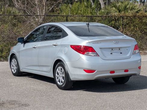 Used 2013 Hyundai Accent GLS image 3