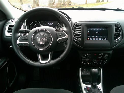 Used 2019 Jeep Compass Sport w/ Cold Weather Group image 33