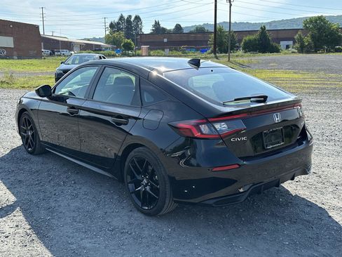 Used 2017 Honda Civic Sport Touring image 4