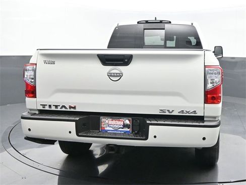 Used 2024 Nissan Titan SV w/ SV Utility Package image 5
