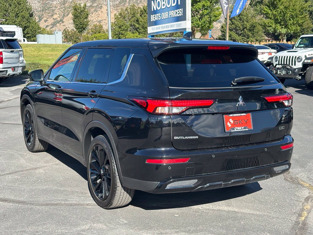 Used 2024 Mitsubishi Outlander SE Black Edition AWD/4WD image 14