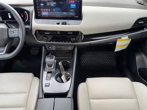 Certified 2025 Nissan Rogue SL image 14