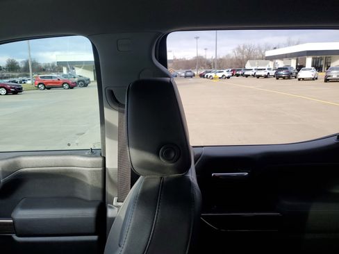 Used 2021 Chevrolet Silverado 1500 LT Trail Boss w/ Convenience Package II image 12