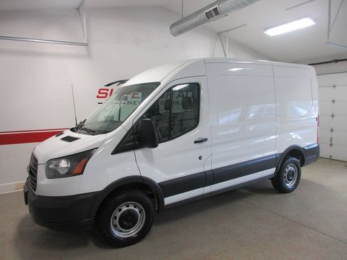 Used 2018 Ford Transit 250 130 Medium Roof RWD image 2