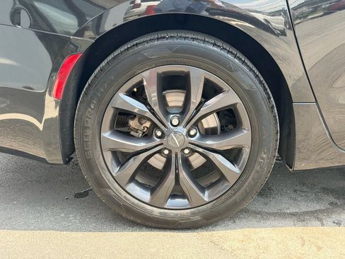 Used 2020 Chrysler Pacifica Touring-L w/ S Appearance Package FWD image 29