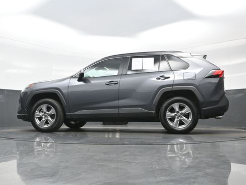 Used 2025 Toyota RAV4 XLE AWD/4WD image 29
