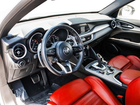 Used 2023 Alfa Romeo Stelvio Veloce AWD/4WD image 8