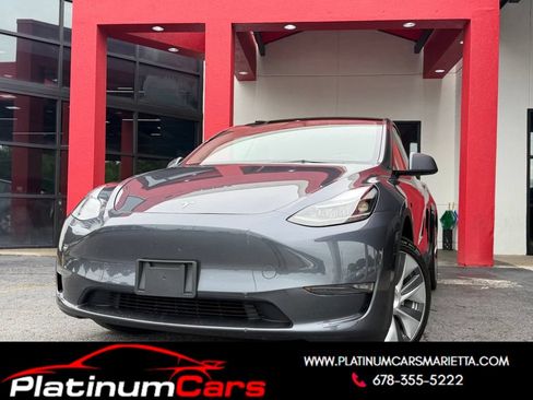 Used 2023 Tesla Model Y Long Range AWD/4WD image 1