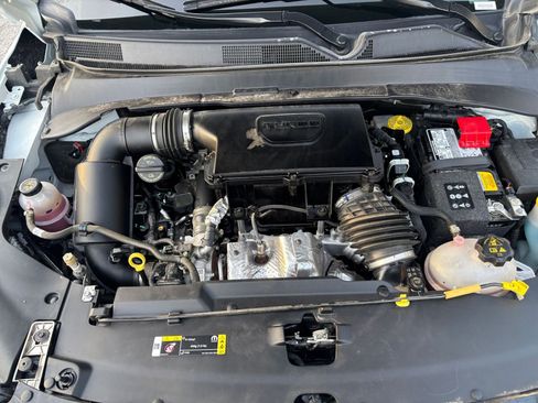 Used 2025 Jeep Compass Limited image 31