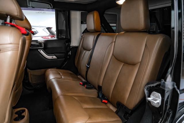 Used 2015 Jeep Wrangler Unlimited Sahara w/ Connectivity Group AWD/4WD image 37