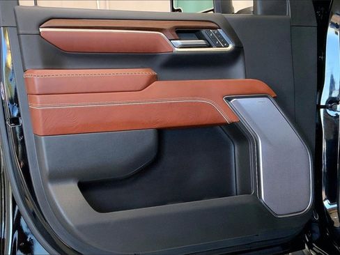 Used 2024 GMC Sierra 3500 Denali Ultimate image 25