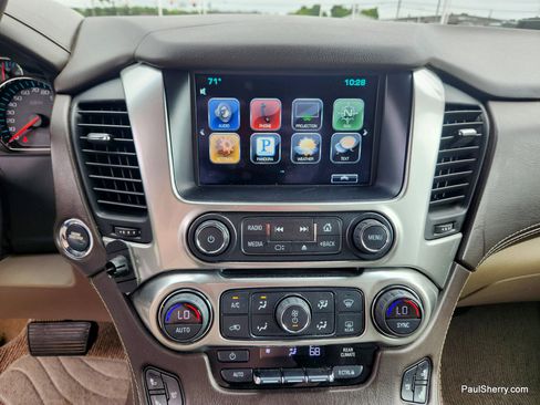 Used 2016 Chevrolet Suburban LTZ RWD image 27