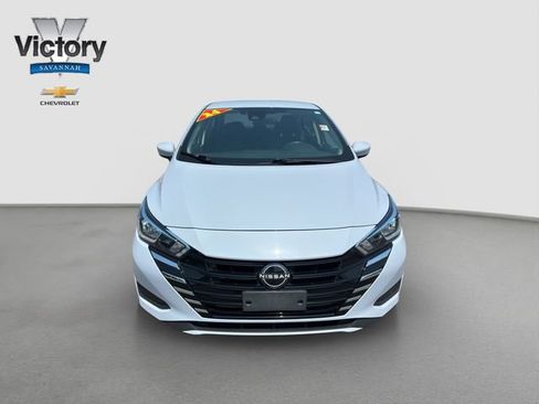 Used 2024 Nissan Versa SV FWD image 2