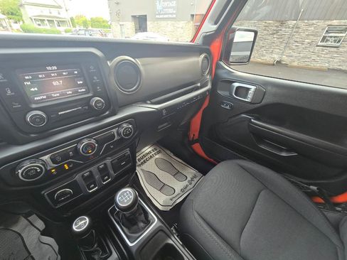 Used 2019 Jeep Wrangler Sport AWD/4WD image 11