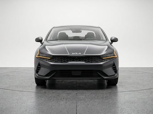 Used 2025 Kia K4 FWD image 2