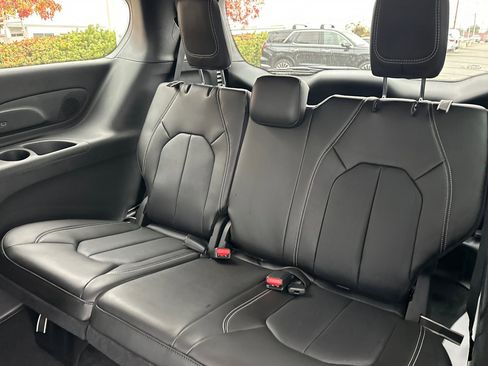 New 2026 Chrysler Pacifica Select image 15