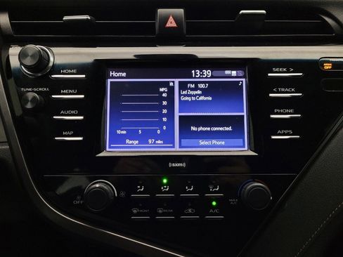 Used 2020 Toyota Camry LE image 25