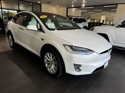 Used 2019 Tesla Model X Long Range AWD/4WD image 6