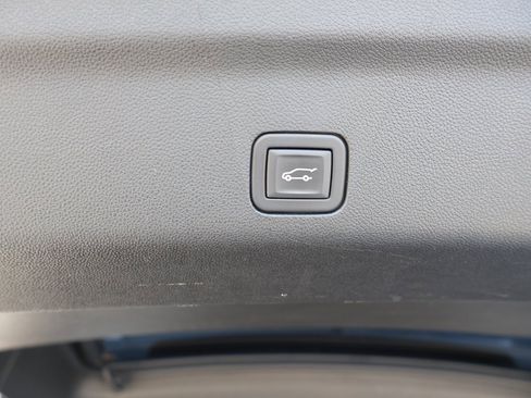 Certified 2023 Cadillac Escalade ESV Premium Luxury w/ Performance Package image 37