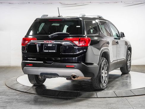 Used 2017 GMC Acadia SLT FWD image 4