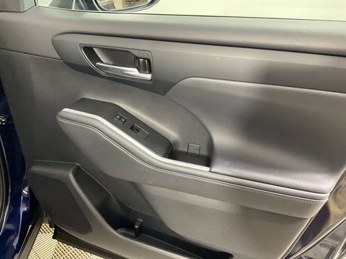 Used 2022 Toyota Highlander XLE image 27