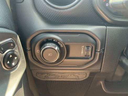 Used 2025 Jeep Wrangler Unlimited Rubicon 392 AWD/4WD image 30