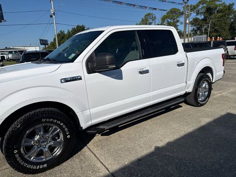 Used 2017 Ford F150 XLT w/ Equipment Group 301A Mid image 4