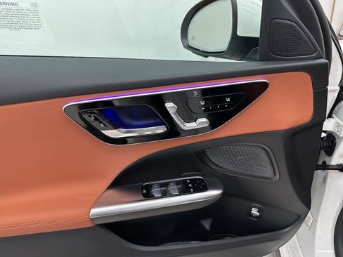 Used 2025 Mercedes-Benz C 300 Sedan image 11