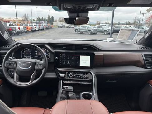 Certified 2024 GMC Sierra 1500 Denali Ultimate image 9