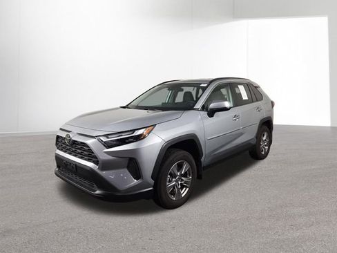 Used 2025 Toyota RAV4 XLE image 2