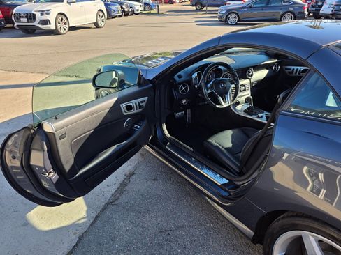 Used 2015 Mercedes-Benz SLK 350 w/ Multimedia Package image 37