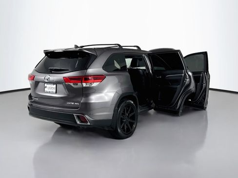 Used 2019 Toyota Highlander Limited Platinum AWD/4WD image 26