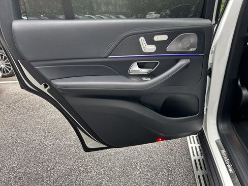 Certified 2025 Mercedes-Benz GLS 450 4MATIC image 40