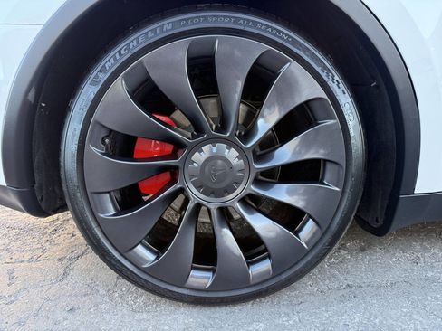 Used 2023 Tesla Model Y Performance image 30