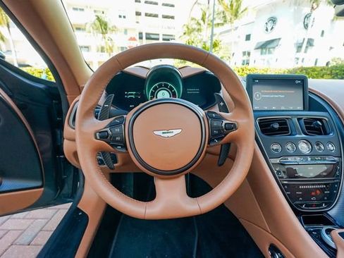 Used 2023 Aston Martin DBS Volante image 68