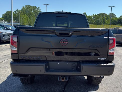 Used 2023 Nissan Titan PRO-4X w/ Pro-4x Convenience Package AWD/4WD image 7