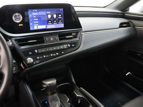 Used 2024 Lexus ES 350 w/ Accessory Package (Z2) FWD image 16