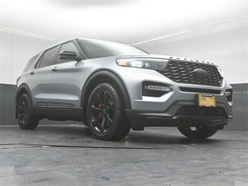 Certified 2021 Ford Explorer ST w/ ST Street Pack image 36