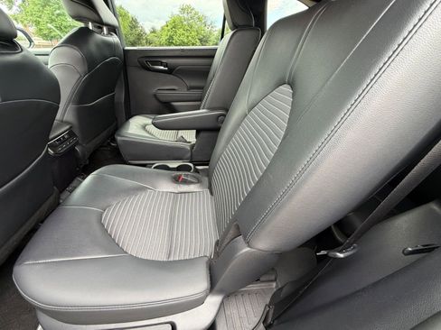 Used 2025 Toyota Highlander XSE AWD/4WD image 29