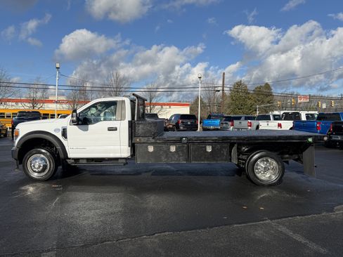 Used 2020 Ford F550 2WD Regular Cab Super Duty image 3