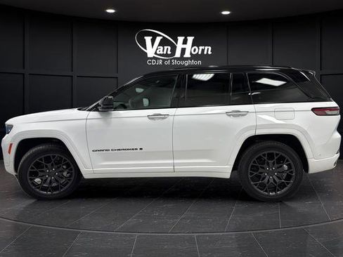 Used 2024 Jeep Grand Cherokee Summit AWD/4WD image 4