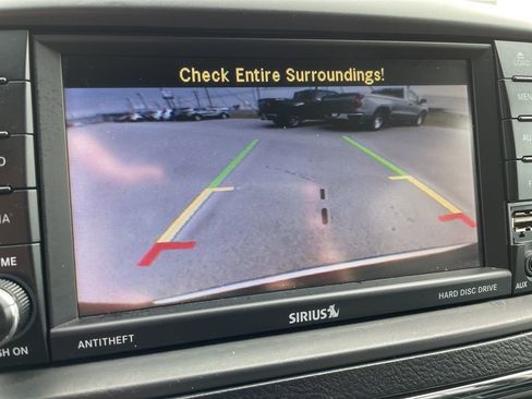 Used 2017 Dodge Grand Caravan SXT image 18