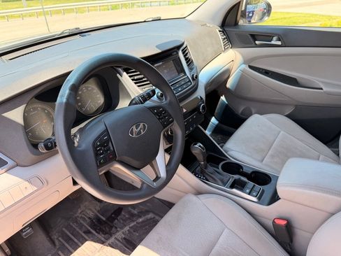 Used 2017 Hyundai Tucson SE w/ SE Popular Package 02 FWD image 25