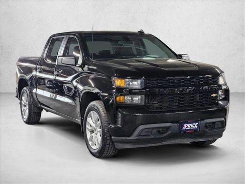 Used 2020 Chevrolet Silverado 1500 Custom w/ Custom Value Package image 4