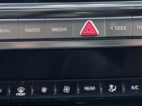 Used 2021 Kia Telluride SX w/ SX Prestige Package image 29