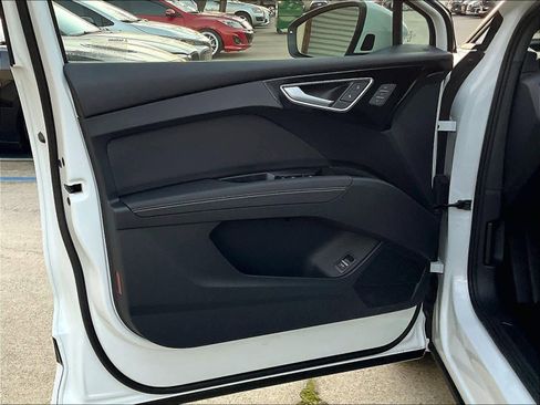 Certified 2024 Audi Q4 e-tron Premium Plus w/ Premium Plus image 20