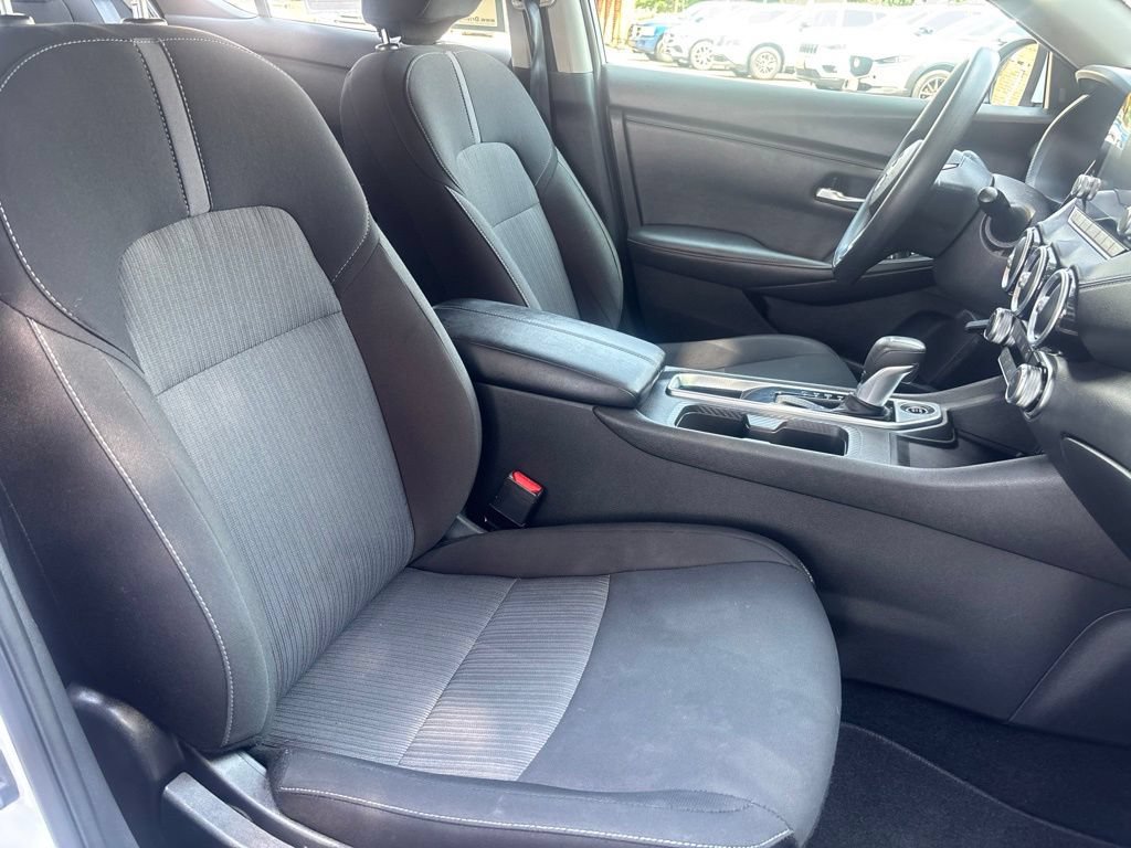 Used 2025 Nissan Sentra SV FWD image 30