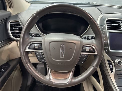 Used 2019 Lincoln Nautilus Select image 36